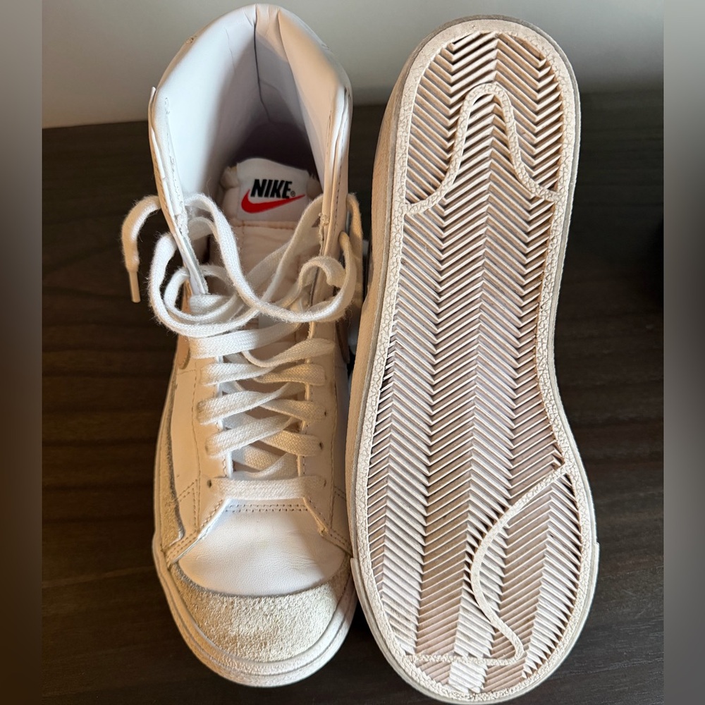Nike Women's White and Cream Sneakers
